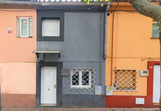 Chalé em Madrid - Chalet Ciudad Lineal 3HH M (MIS57) Chalé em Madrid - Chalet Ciudad Lineal 3HH M (MIS57)