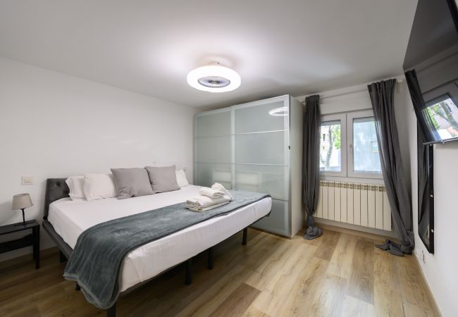 Chalé em Madrid - Chalet Ciudad Lineal 3HH M (MIS57) Chalé em Madrid - Chalet Ciudad Lineal 3HH M (MIS57)