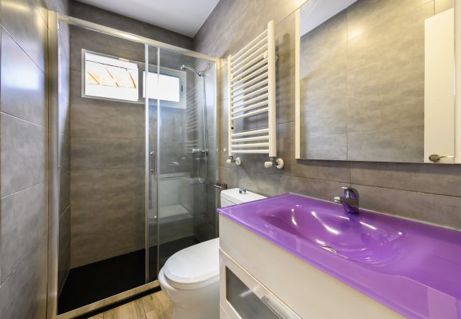 Chalé em Madrid - Chalet Ciudad Lineal 3HH M (MIS57) Chalé em Madrid - Chalet Ciudad Lineal 3HH M (MIS57)