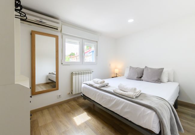 Chalé em Madrid - Chalet Ciudad Lineal 3HH M (MIS57) Chalé em Madrid - Chalet Ciudad Lineal 3HH M (MIS57)