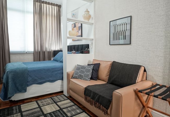 Estúdio em Rio de Janeiro - Jul701| Kitnet a 2 quadras da praia de Copacabana Estúdio em Rio de Janeiro - Jul701| Kitnet a 2 quadras da praia de Copacabana