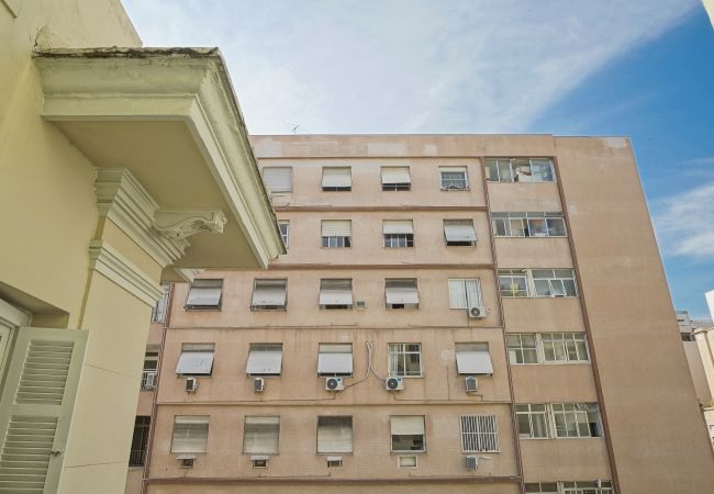 Estúdio em Rio de Janeiro - Jul701| Kitnet a 2 quadras da praia de Copacabana Estúdio em Rio de Janeiro - Jul701| Kitnet a 2 quadras da praia de Copacabana