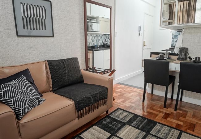 Estúdio em Rio de Janeiro - Jul701| Kitnet a 2 quadras da praia de Copacabana Estúdio em Rio de Janeiro - Jul701| Kitnet a 2 quadras da praia de Copacabana