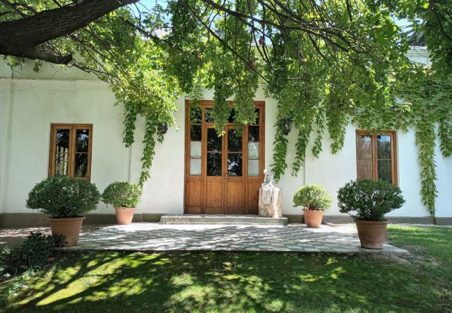 Casa em Luján de Cuyo - Tradicional Casona de época, con desayuno Casa em Luján de Cuyo - Tradicional Casona de época, con desayuno