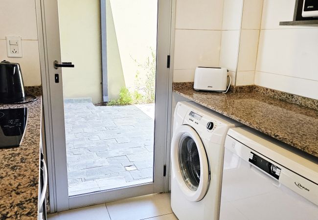 Casa em Luján de Cuyo - Moderno y amplio en complejo privado, con cochera Casa em Luján de Cuyo - Moderno y amplio en complejo privado, con cochera