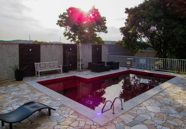 Casa em Mairiporã - Chácara com piscina e lazer em Mairiporã/SP