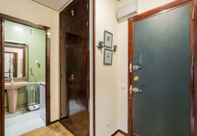 Apartamento em Madrid - Apartamento Centro Negocios Castellana M (MDM32) Apartamento em Madrid - Apartamento Centro Negocios Castellana M (MDM32)
