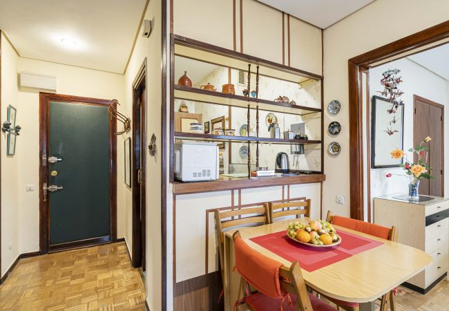 Apartamento em Madrid - Apartamento Centro Negocios Castellana M (MDM32) Apartamento em Madrid - Apartamento Centro Negocios Castellana M (MDM32)