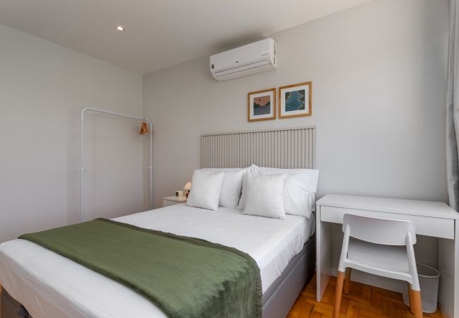 Apartamento em Rio de Janeiro - 2 km da Praia da Alvorada, próximo ao Barra Shopping | AM203 Apartamento em Rio de Janeiro - 2 km da Praia da Alvorada, próximo ao Barra Shopping | AM203