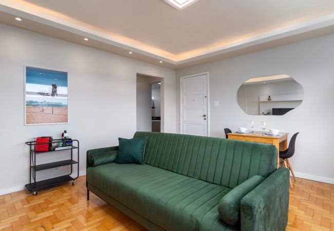 Apartamento em Rio de Janeiro - 2 km da Praia da Alvorada, próximo ao Barra Shopping | AM203 Apartamento em Rio de Janeiro - 2 km da Praia da Alvorada, próximo ao Barra Shopping | AM203