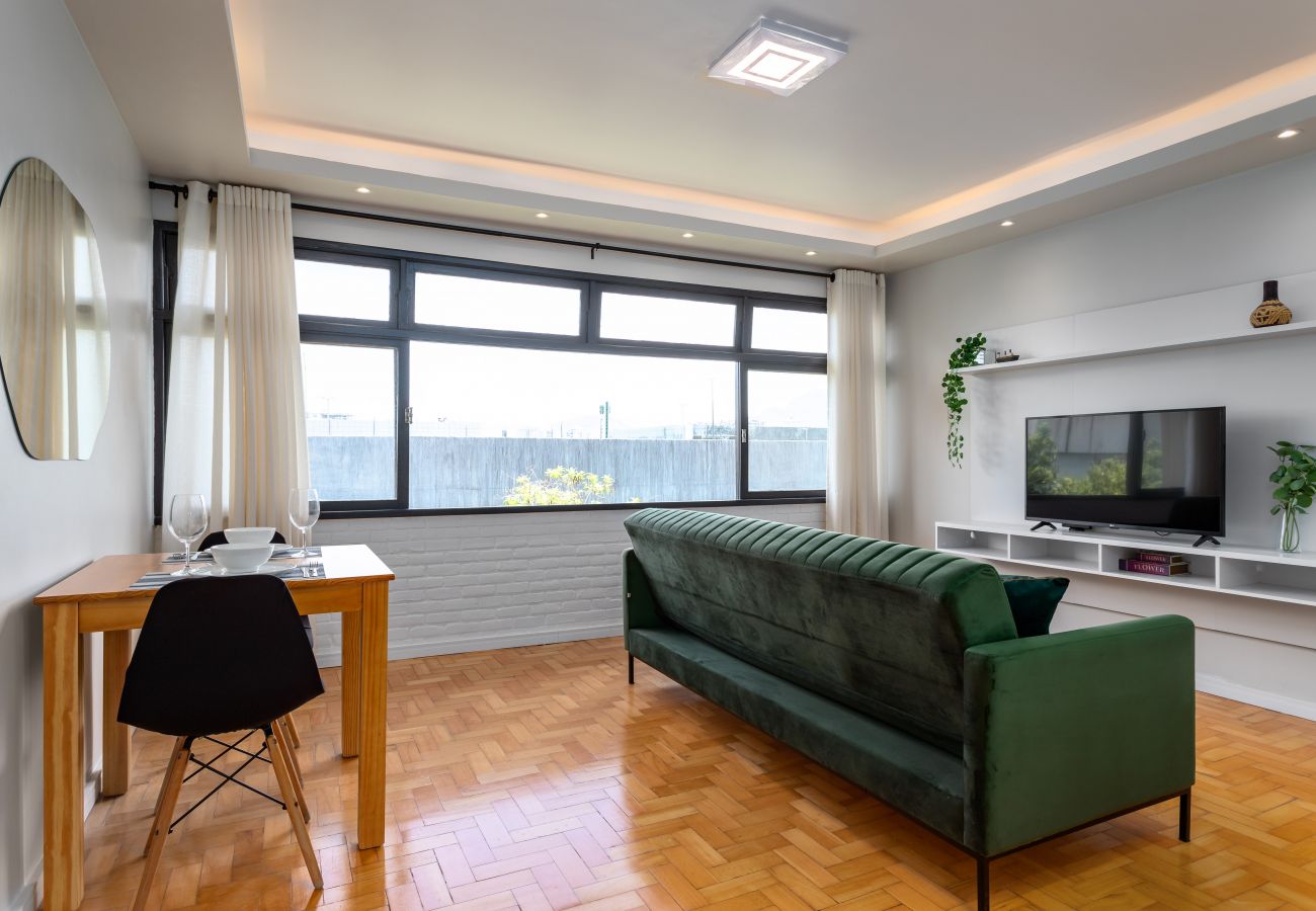 Apartamento em Rio de Janeiro - 2 km da Praia da Alvorada, próximo ao Barra Shopping | AM203 Apartamento em Rio de Janeiro - 2 km da Praia da Alvorada, próximo ao Barra Shopping | AM203