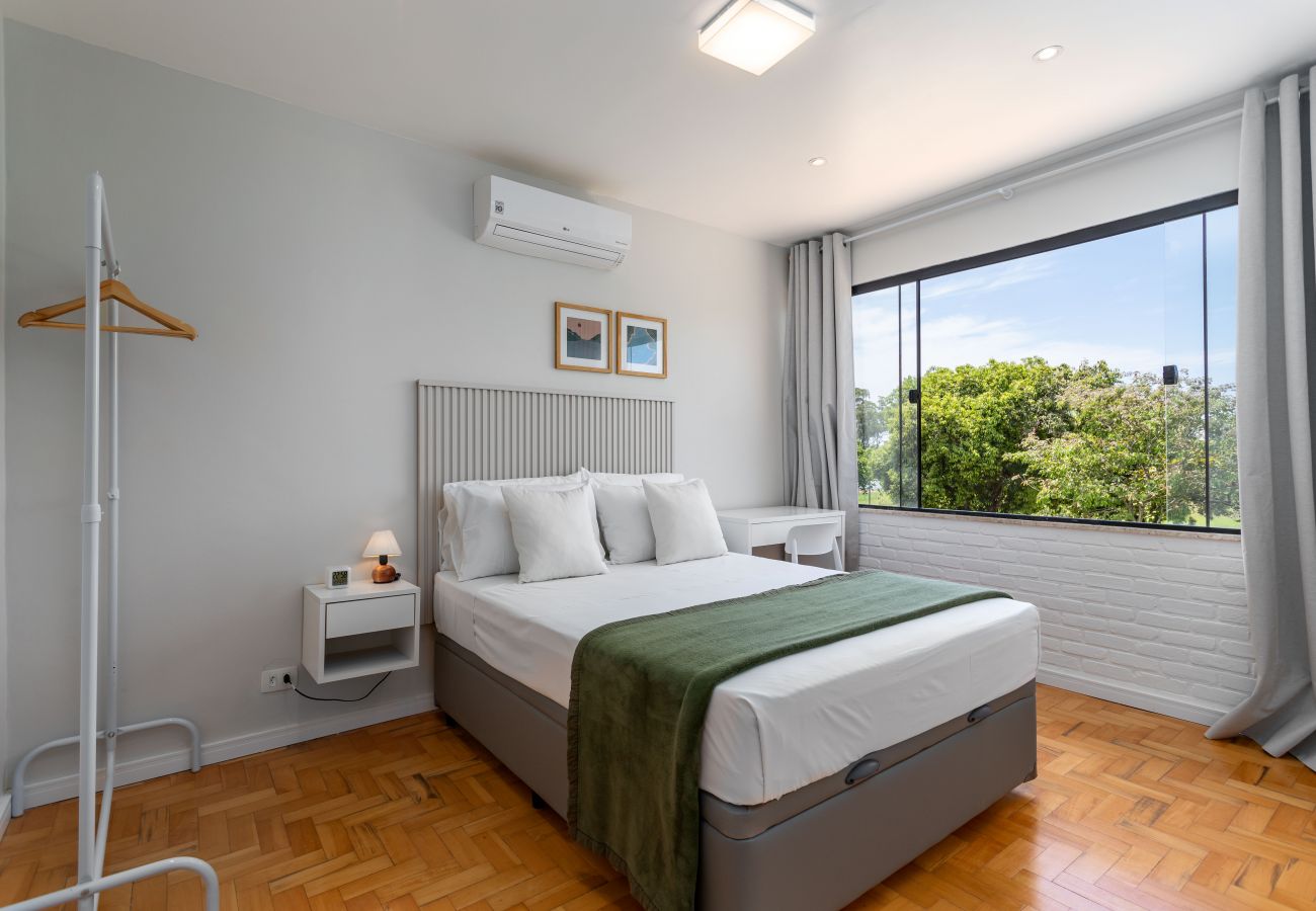 Apartamento em Rio de Janeiro - 2 km da Praia da Alvorada, próximo ao Barra Shopping | AM203 Apartamento em Rio de Janeiro - 2 km da Praia da Alvorada, próximo ao Barra Shopping | AM203
