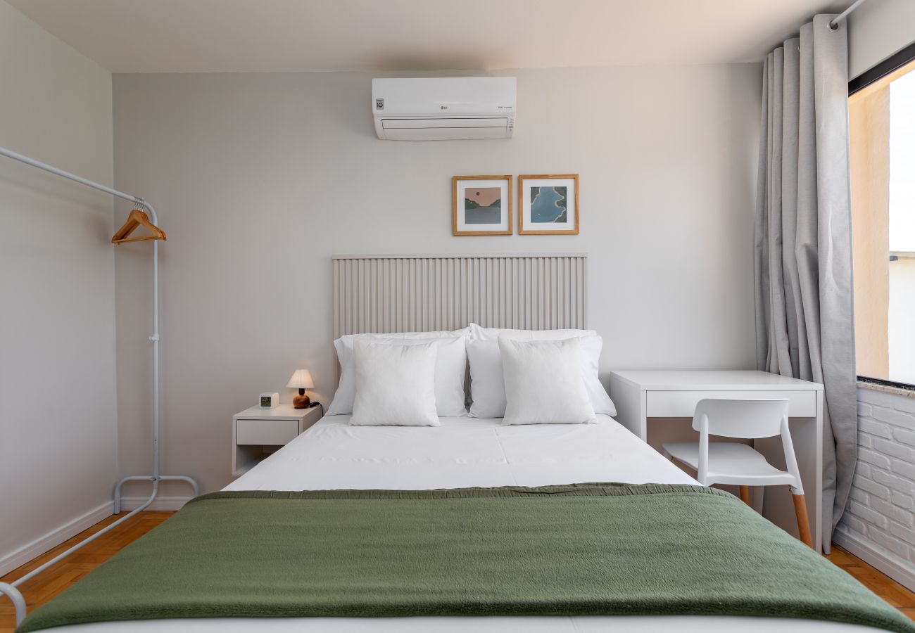 Apartamento em Rio de Janeiro - 2 km da Praia da Alvorada, próximo ao Barra Shopping | AM203 Apartamento em Rio de Janeiro - 2 km da Praia da Alvorada, próximo ao Barra Shopping | AM203