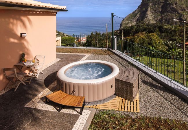 Casa em São Vicente - Fajã do Amo by Atlantic Holiday