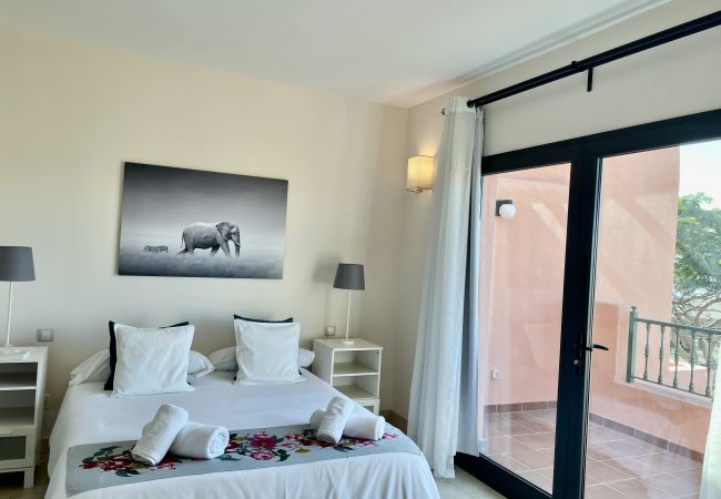 Villa em San Bartolomé de Tirajana - HomeForGuest Villa en Salobre con magníficas vistas al Campo de Golf Villa em San Bartolomé de Tirajana - HomeForGuest Villa en Salobre con magníficas vistas al Campo de Golf