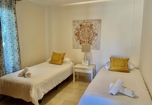 Villa em San Bartolomé de Tirajana - HomeForGuest Villa en Salobre con magníficas vistas al Campo de Golf Villa em San Bartolomé de Tirajana - HomeForGuest Villa en Salobre con magníficas vistas al Campo de Golf