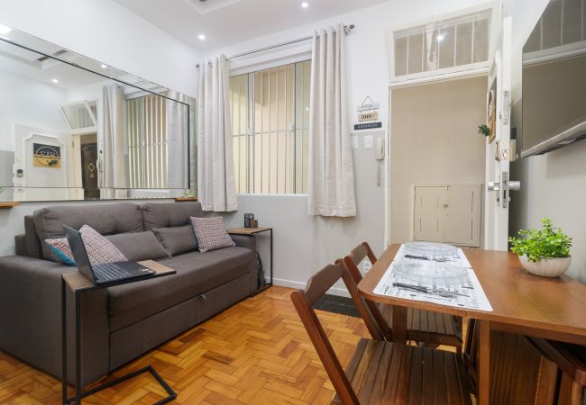 Apartamento em Rio de Janeiro - PLA813| Apto na quadra da praia de Copacabana! Apartamento em Rio de Janeiro - PLA813| Apto na quadra da praia de Copacabana!