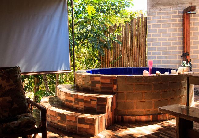 Chalé em Alto Paraíso de Goiás - Chalé com churrasqueira e jacuzzi aquecida Chalé em Alto Paraíso de Goiás - Chalé com churrasqueira e jacuzzi aquecida