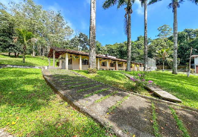 Casa em Santa Isabel - Incrível chácara c churrasqueira - Santa Isabel/SP