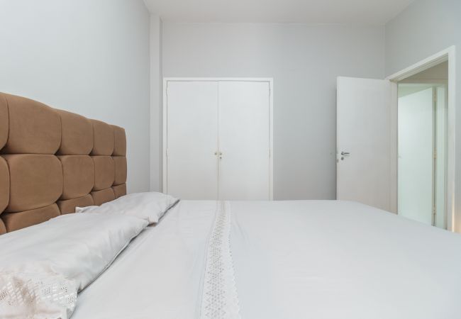 Apartamento em Rio de Janeiro - MAG504| Espaçoso apartamento em Copacabana Apartamento em Rio de Janeiro - MAG504| Espaçoso apartamento em Copacabana