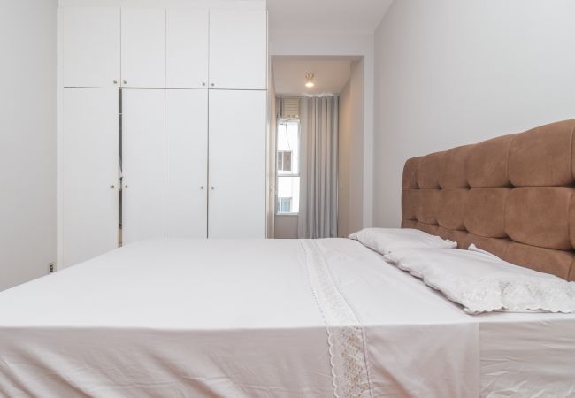 Apartamento em Rio de Janeiro - MAG504| Espaçoso apartamento em Copacabana Apartamento em Rio de Janeiro - MAG504| Espaçoso apartamento em Copacabana