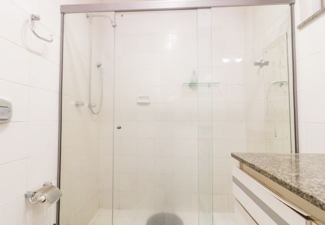 Apartamento em Rio de Janeiro - MAG504| Espaçoso apartamento em Copacabana Apartamento em Rio de Janeiro - MAG504| Espaçoso apartamento em Copacabana