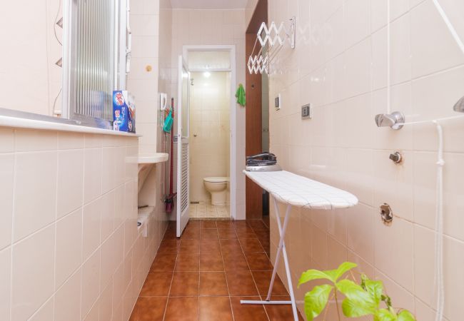 Apartamento em Rio de Janeiro - MAG504| Espaçoso apartamento em Copacabana Apartamento em Rio de Janeiro - MAG504| Espaçoso apartamento em Copacabana