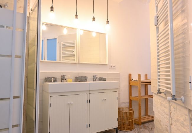 Apartamento em Madrid - Moderno y elegante ap. Barrio Ibiza Temporal Apartamento em Madrid - Moderno y elegante ap. Barrio Ibiza Temporal