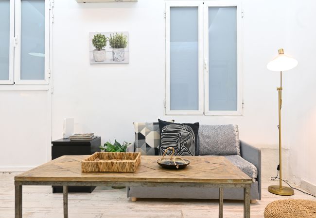 Apartamento em Madrid - Moderno y elegante ap. Barrio Ibiza Temporal Apartamento em Madrid - Moderno y elegante ap. Barrio Ibiza Temporal