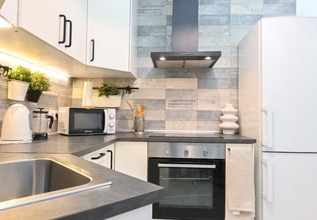 Apartamento em Madrid - Moderno y elegante ap. Barrio Ibiza Temporal Apartamento em Madrid - Moderno y elegante ap. Barrio Ibiza Temporal