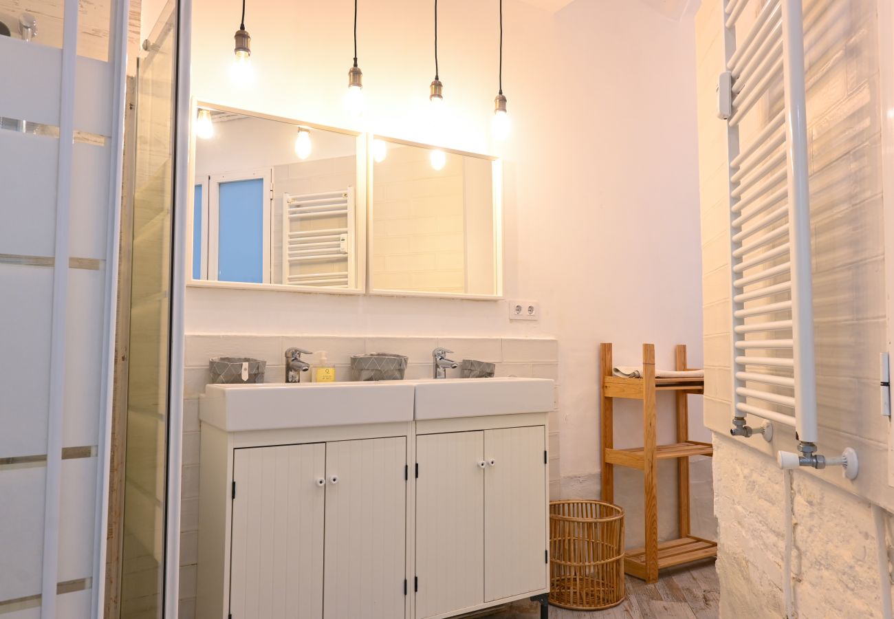 Apartamento em Madrid - Moderno y elegante ap. Barrio Ibiza Temporal Apartamento em Madrid - Moderno y elegante ap. Barrio Ibiza Temporal