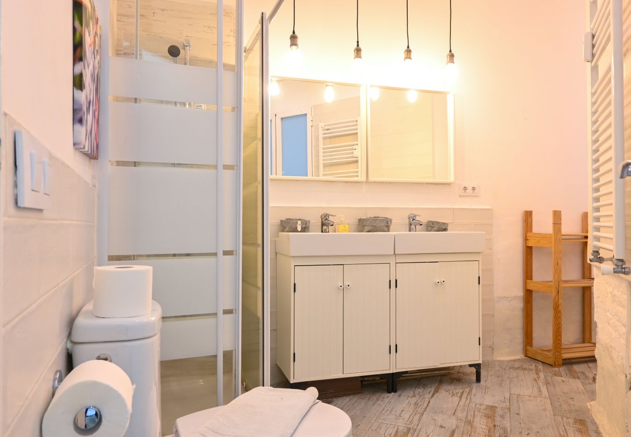 Apartamento em Madrid - Moderno y elegante ap. Barrio Ibiza Temporal Apartamento em Madrid - Moderno y elegante ap. Barrio Ibiza Temporal