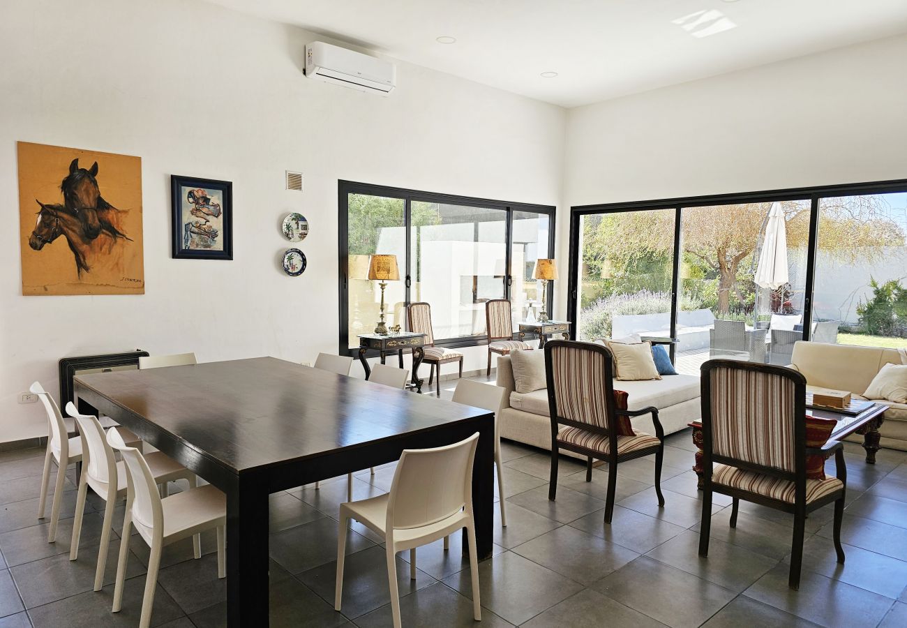 Casa em Luján de Cuyo -  Moderna Casa en Chacras de Coria con Pileta