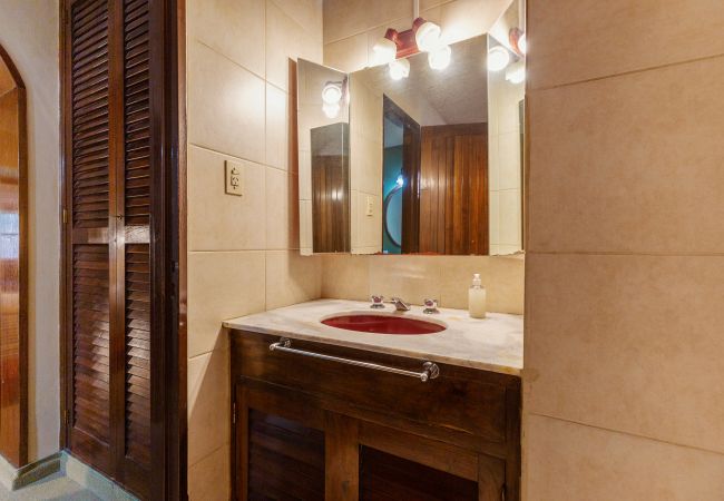 Casa em Luján de Cuyo -  Amplia y cálida rodeada de verde con seguridad Casa em Luján de Cuyo -  Amplia y cálida rodeada de verde con seguridad