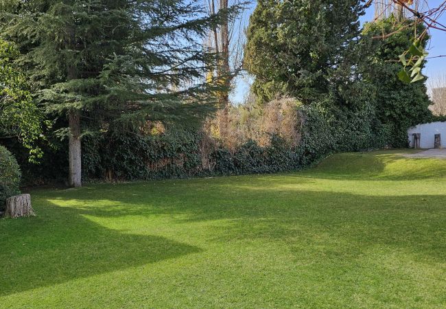Casa em Luján de Cuyo -  Amplia y cálida rodeada de verde con seguridad Casa em Luján de Cuyo -  Amplia y cálida rodeada de verde con seguridad