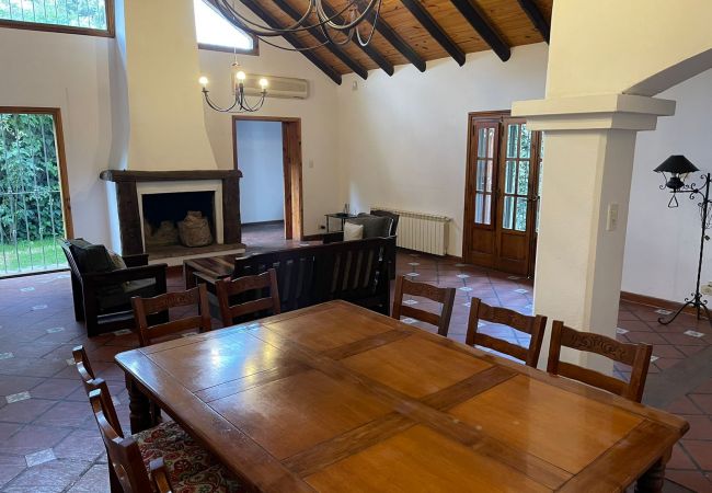 Casa em Luján de Cuyo -  Lindísima Casa con Jardín y Pileta en Chacras! Casa em Luján de Cuyo -  Lindísima Casa con Jardín y Pileta en Chacras!