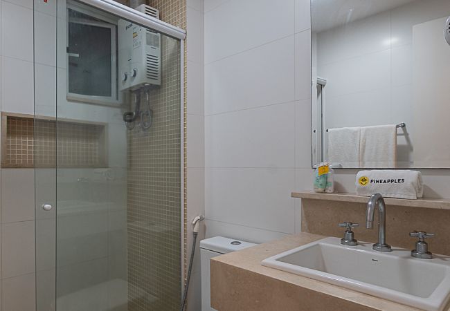 Apartamento em Rio de Janeiro - 3 minutos da praia de Copacabana | STC303 Apartamento em Rio de Janeiro - 3 minutos da praia de Copacabana | STC303