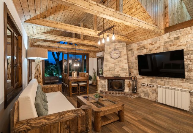 Chalé em Batres - Chalet de lujo Arroyomolinos Chalé em Batres - Chalet de lujo Arroyomolinos