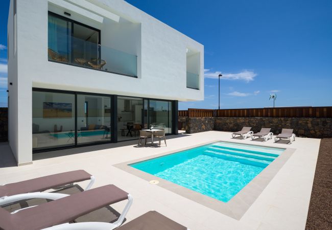 Villa em Corralejo -  Villa Deluxe Las Calderas 01 with private pool Villa em Corralejo -  Villa Deluxe Las Calderas 01 with private pool