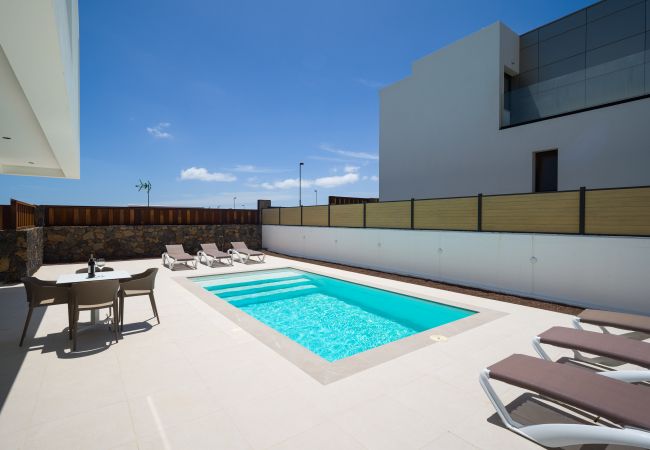 Villa em Corralejo -  Villa Deluxe Las Calderas 01 with private pool Villa em Corralejo -  Villa Deluxe Las Calderas 01 with private pool