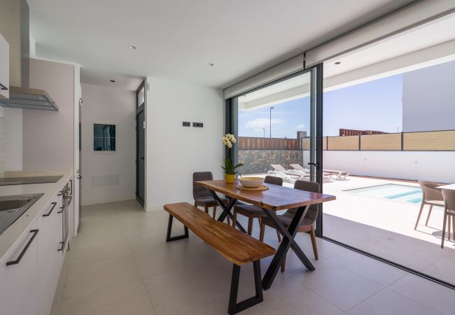 Villa em Corralejo -  Villa Deluxe Las Calderas 01 with private pool Villa em Corralejo -  Villa Deluxe Las Calderas 01 with private pool
