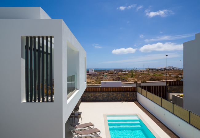 Villa em Corralejo -  Villa Deluxe Las Calderas 01 with private pool Villa em Corralejo -  Villa Deluxe Las Calderas 01 with private pool