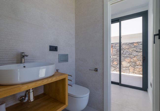 Villa em Corralejo -  Villa Deluxe Las Calderas 01 with private pool Villa em Corralejo -  Villa Deluxe Las Calderas 01 with private pool