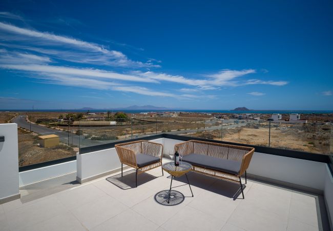 Villa em Corralejo -  Villa Deluxe Las Calderas 01 with private pool Villa em Corralejo -  Villa Deluxe Las Calderas 01 with private pool
