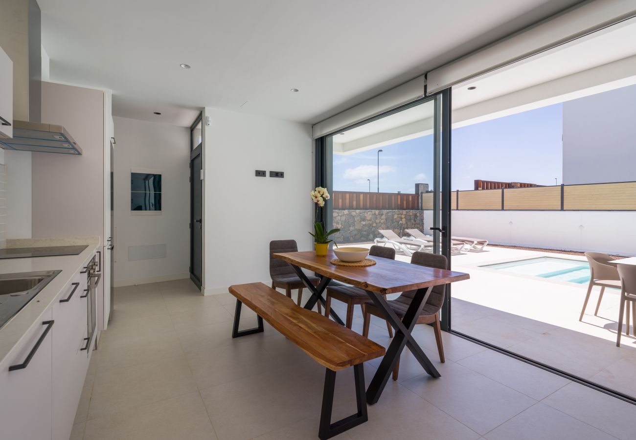 Villa em Corralejo -  Villa Deluxe Las Calderas 01 with private pool Villa em Corralejo -  Villa Deluxe Las Calderas 01 with private pool