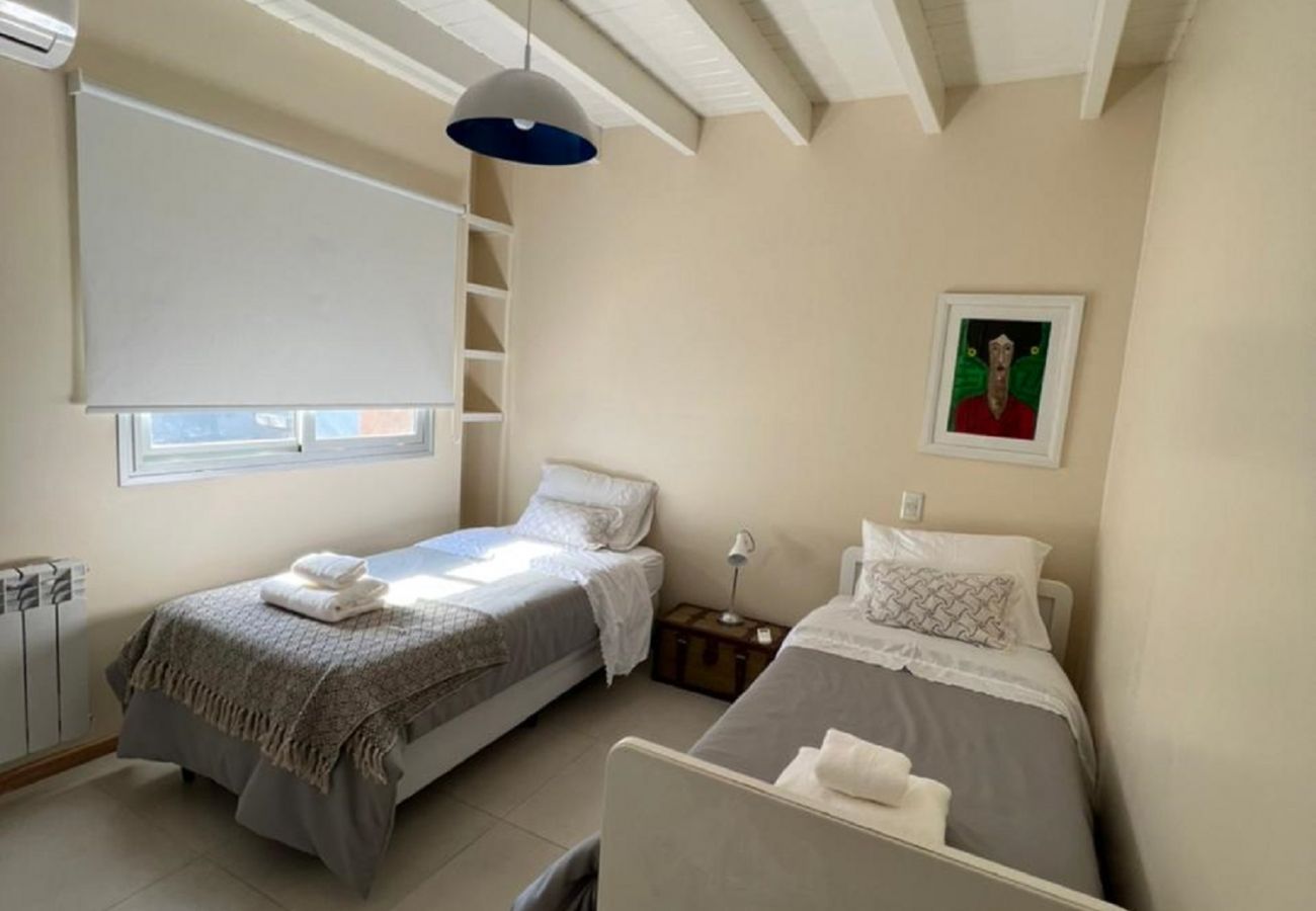 Casa em Luján de Cuyo -  Espacioso duplex cerca del mall Palmares Casa em Luján de Cuyo -  Espacioso duplex cerca del mall Palmares