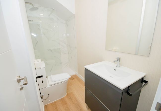 Apartamento em Madrid - Acogedor y coqueto apartamento de 3 dormitorios en Madrid .Temporal Apartamento em Madrid - Acogedor y coqueto apartamento de 3 dormitorios en Madrid .Temporal