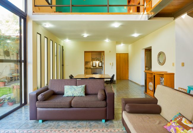 Casa em Mendoza - Espectacular casa cerca de Arístides Villanueva Casa em Mendoza - Espectacular casa cerca de Arístides Villanueva