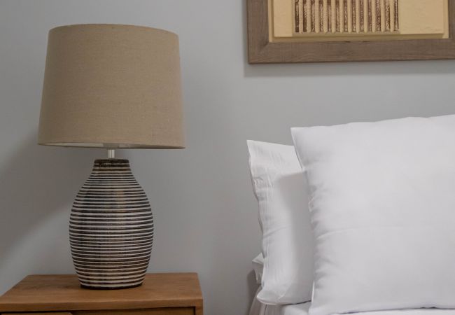 Apartamento em Madrid - Luminoso y amplio apartamento en Cuatro Caminos Madrid. Temporal  Apartamento em Madrid - Luminoso y amplio apartamento en Cuatro Caminos Madrid. Temporal