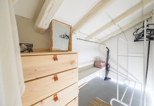 Apartamento em Madrid - Encantadora buhardilla dúplex en el corazón de Madrid.Temporal Apartamento em Madrid - Encantadora buhardilla dúplex en el corazón de Madrid.Temporal